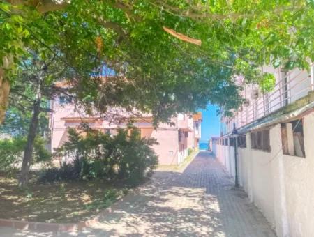 Kumbağ Merkezde Denize Ve Ana Caddeye Sıfır Site İçerisinde Kiralık 3+1 Villa