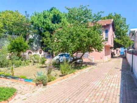 Kumbağ Merkezde Denize Ve Ana Caddeye Sıfır Site İçerisinde Kiralık 3+1 Villa