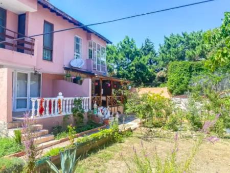 Kumbağ Merkezde Denize Ve Ana Caddeye Sıfır Site İçerisinde Kiralık 3+1 Villa