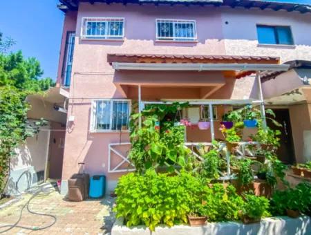 Kumbağ Merkezde Denize Ve Ana Caddeye Sıfır Site İçerisinde Kiralık 3+1 Villa