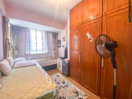 Kumbağ Merkezde Denize Ve Ana Caddeye Sıfır Site İçerisinde Kiralık 3+1 Villa