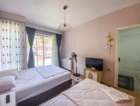 Kumbağ Merkezde Denize Ve Ana Caddeye Sıfır Site İçerisinde Kiralık 3+1 Villa