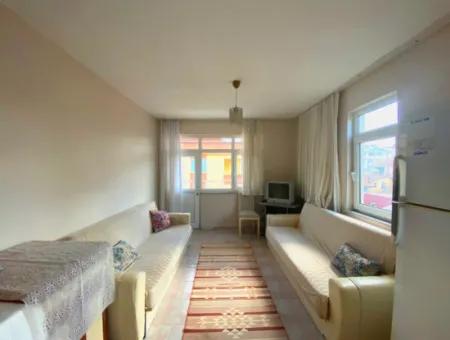 Kumbağ Pazar Sokağında Kiralık 2+1 Eşyalı Daire