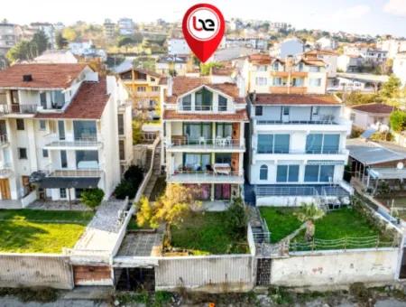 Barbaros Denize Sıfır Satılık 288 M2 Arsa Ve Bina