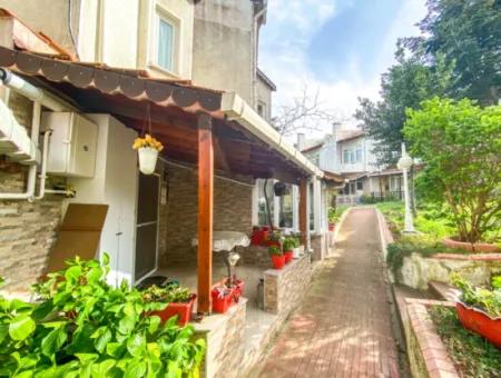 Topağaç Mah. 3 Katlı Deniz Manzaralı Satılık Villa