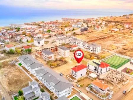 Kumbağ Geniş Bahçeli Yarı Eşyalı Kiralık Sıfır 1+1