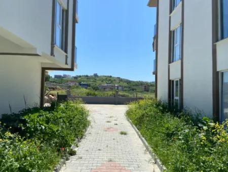 Kumbağ Havuzlu Site İçerisinde Giriş Kat Kiralık 2+1 Daire