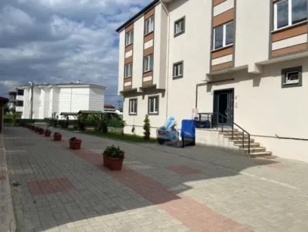 Kumbağ Ana Cadde Üzerinde Site İçi Kiralık 1+1 Daire