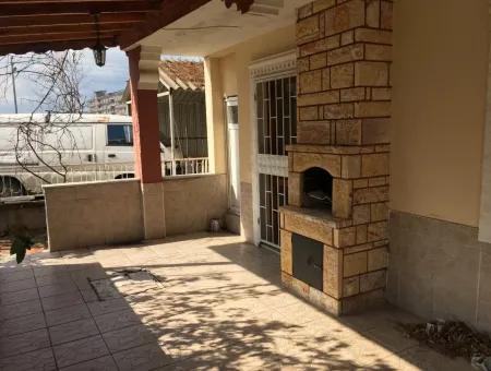 Kumbağ Cadde Üzerinde Kiralık Müstakil Tripleks Bahçeli Villa