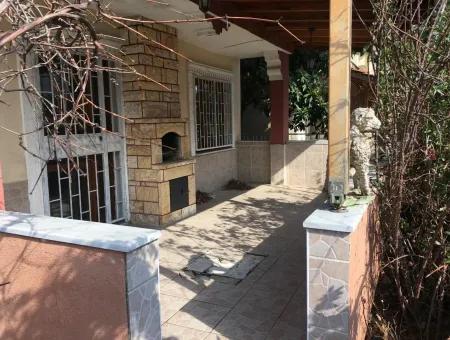 Kumbağ Cadde Üzerinde Kiralık Müstakil Tripleks Bahçeli Villa