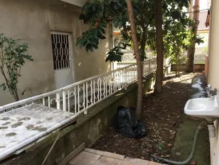 Kumbağ Cadde Üzerinde Kiralık Müstakil Tripleks Bahçeli Villa