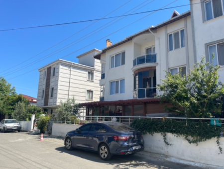 Kumbağ Deniz Ve Plaj Tarafında Geniş Balkonlu 4+1 Satılık Eşyalı Daire