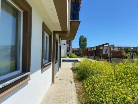 Kumbağ Havuzlu Sitede Denize Yakın Yaz-Kış Kiralık 2+1 Sıfır Daire