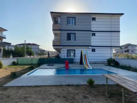 Kumbağ Havuzlu Ve Aquaparklı Sitede Yaz-Kış Kiralık 2+1 Daire