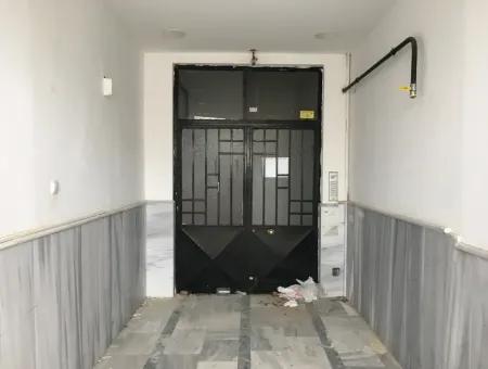 Kumbağ Merkez'de Cadde Üzerinde 2+1 Kiralık Daire