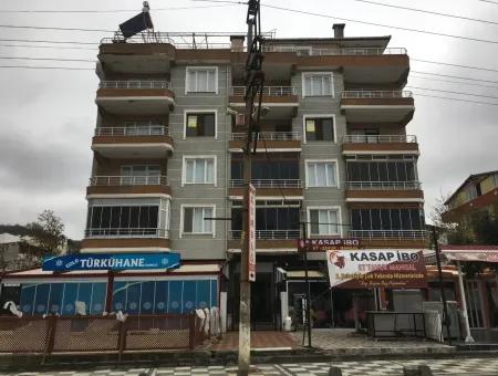 Kumbağ Merkez'de Cadde Üzerinde 2+1 Kiralık Daire