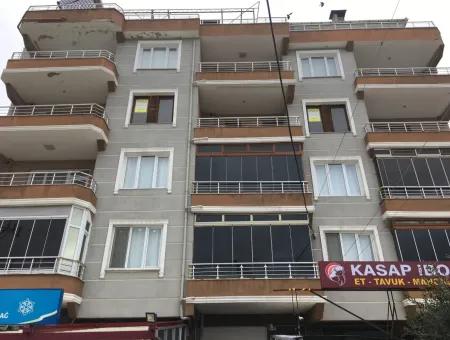 Kumbağ Merkez'de Cadde Üzerinde 2+1 Kiralık Daire