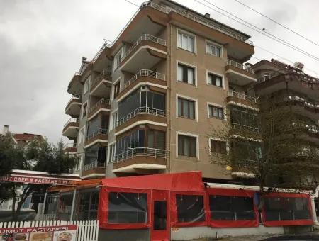 Kumbağ Merkez'de Cadde Üzerinde 2+1 Kiralık Daire