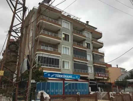 Kumbağ Merkez'de Cadde Üzerinde 2+1 Kiralık Daire