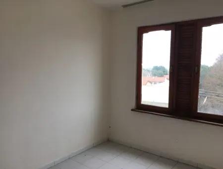 Kumbağ Merkez'de Cadde Üzerinde 2+1 Kiralık Daire