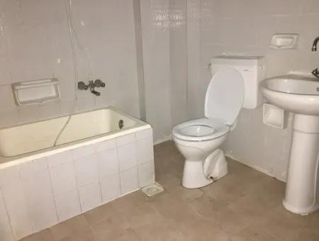 Kumbağ Merkez'de Cadde Üzerinde 2+1 Kiralık Daire