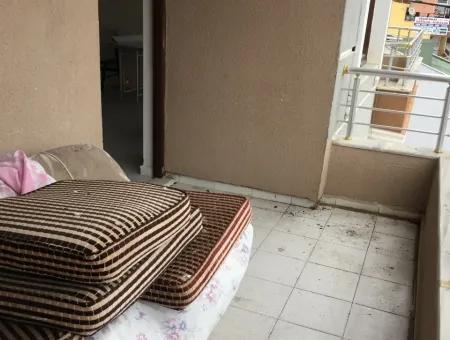 Kumbağ Merkez'de Cadde Üzerinde 2+1 Kiralık Daire