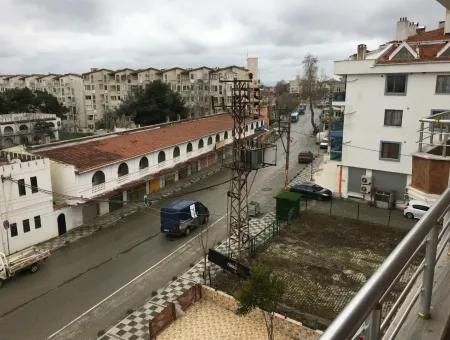 Kumbağ Merkez'de Cadde Üzerinde 2+1 Kiralık Daire