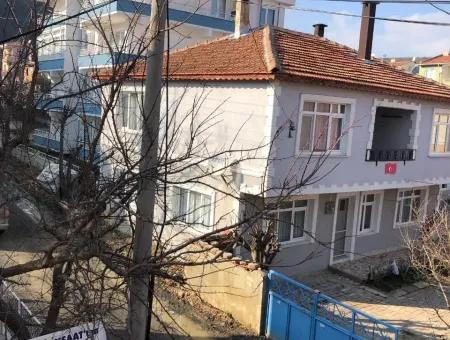 Kumbağ Pazar Sokağında Satılık Son Yazlık