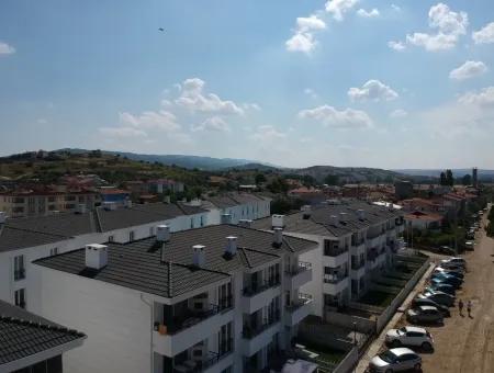 Kumbağ'da Denize Sıfır Havuzlu Sitede 1+1 Bahçeli Kiralık Yazlık