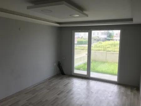 Kumbağ'da Denize Sıfır Havuzlu Sitede 1+1 Bahçeli Kiralık Yazlık