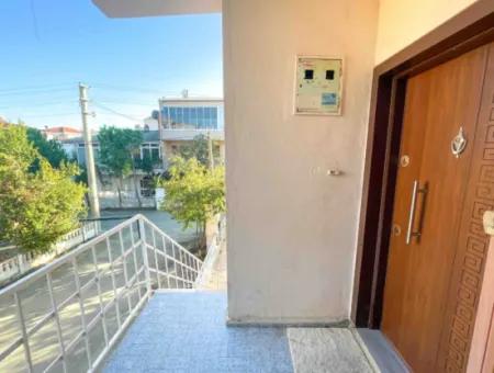 Caddenin Deniz Tarafı Geniş 2+1 Doğalgazlı Eşyalı Kiralık Daire