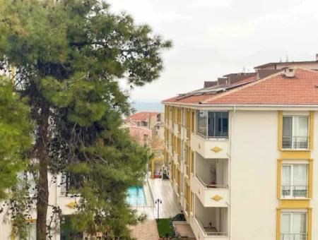 Kumbağ'da Havuzlu Sitede Denize Plaja Yakın Satılık 1+1 Daire