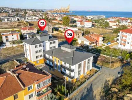 Kumbağ'da Cadde Üzerinde Site İçerisinde Satılık Sıfır 1+1 Daire