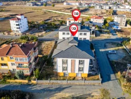 Kumbağ'da Cadde Üzerinde Site İçerisinde Satılık Sıfır 1+1 Daire