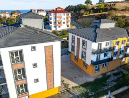 Kumbağ'da Cadde Üzerinde Site İçerisinde Satılık Sıfır 1+1 Daire