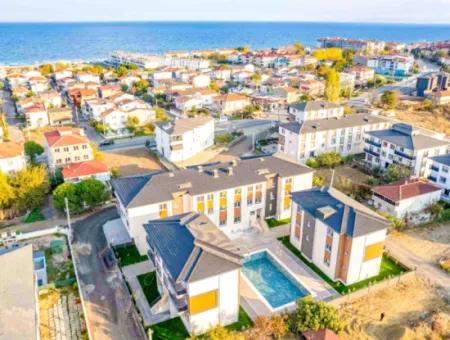 Havuzlu Lüks Sitede Ayrı Mutfaklı 2+1 Yaz-Kış Kiralık Daireler