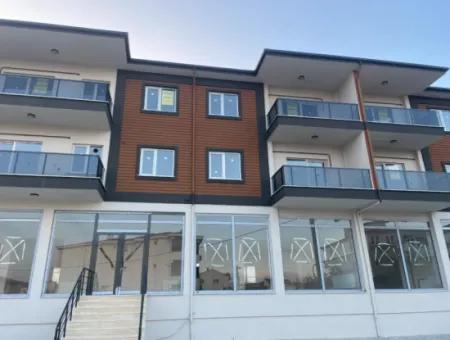 Kumbağ'da Gelişen Bölgede 400 M2 Caddeden Gözüken Kiralık Dükkan