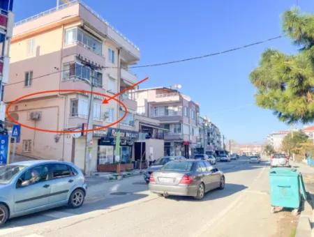 Kumbağ'da Cadde Üstü Eşyalı Merkezde İskanlı Satılık 1+1 Daire