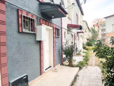 Kumbağ'da Pazar Sokağına Yakın Satılık Eşyalı Tripleks Villa