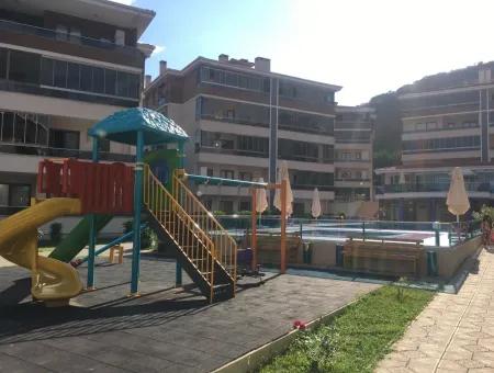 Kumbağ Merkez'de Lüks Havuzlu Sitede 1+1 Satılık Yazlık